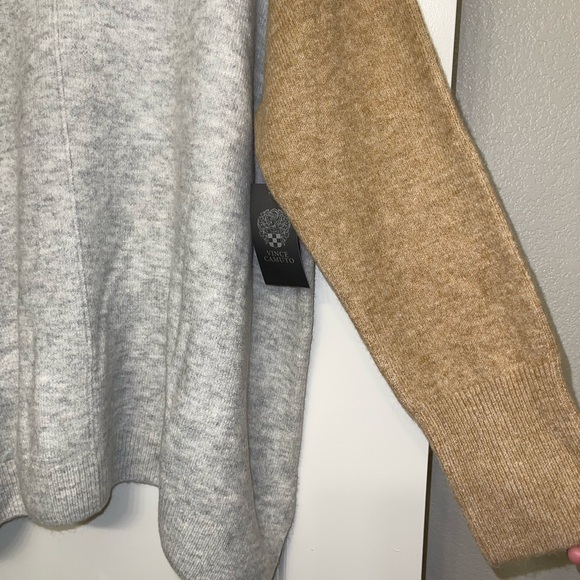 Vince Camuto grey/ tan sweater - Picture 2 of 6